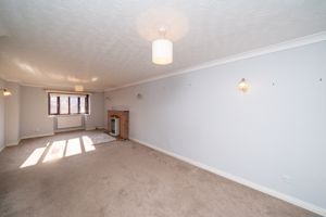 LOUNGE/DINER- click for photo gallery